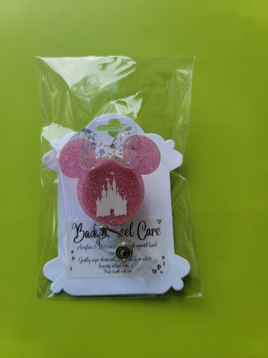 Mini badge reel